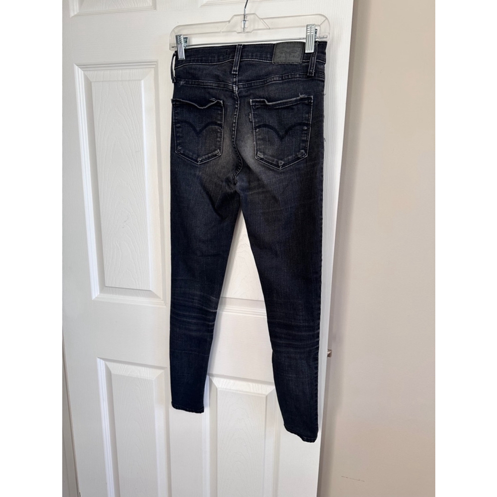 Levi’s 720 high-rise super skinny size 26 black in colour excellent condition
